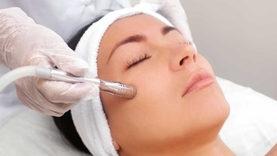 Tutto sull’elettroporazione viso: di che si tratta, qual è il suo prezzo, controindicazioni Tutto sull’elettroporazione viso: di che si tratta, qual è il suo prezzo, controindicazioni
